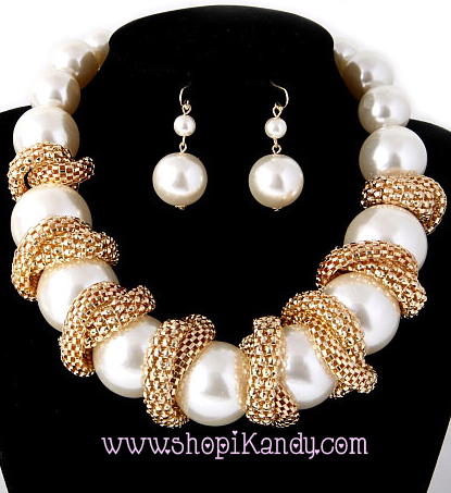 Chunky Pearl Necklace & Earring Set